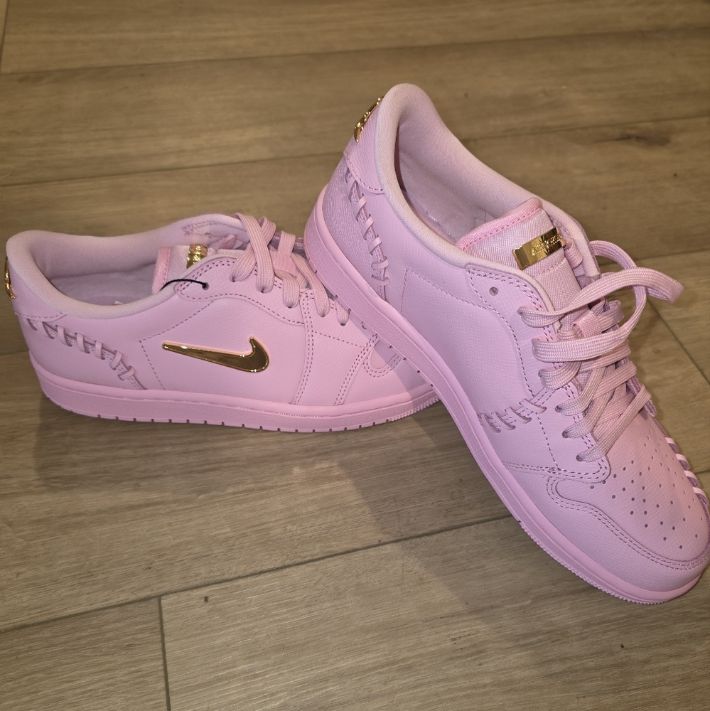 FREE SHIPPING Jordan 1 Women's Pink Sneakers